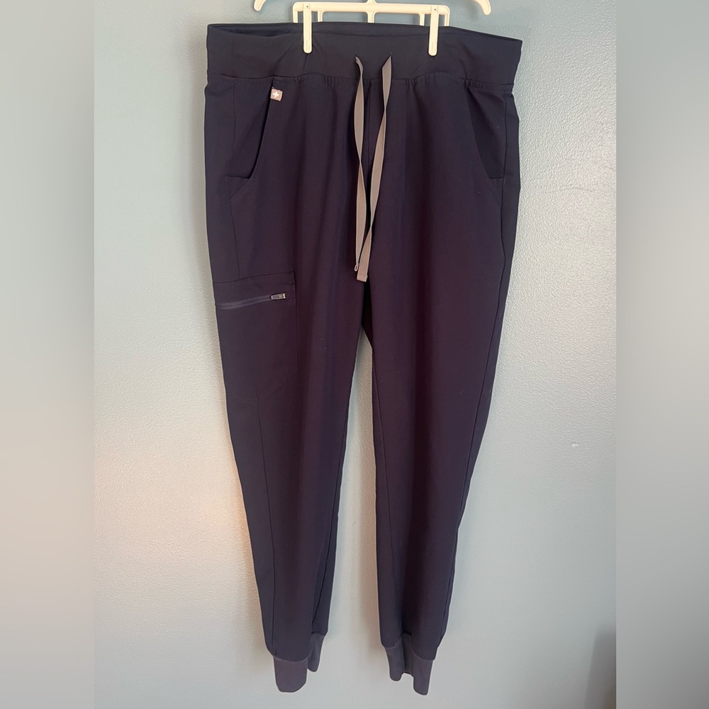 Figs Women’s Navy Joggers scrub pants